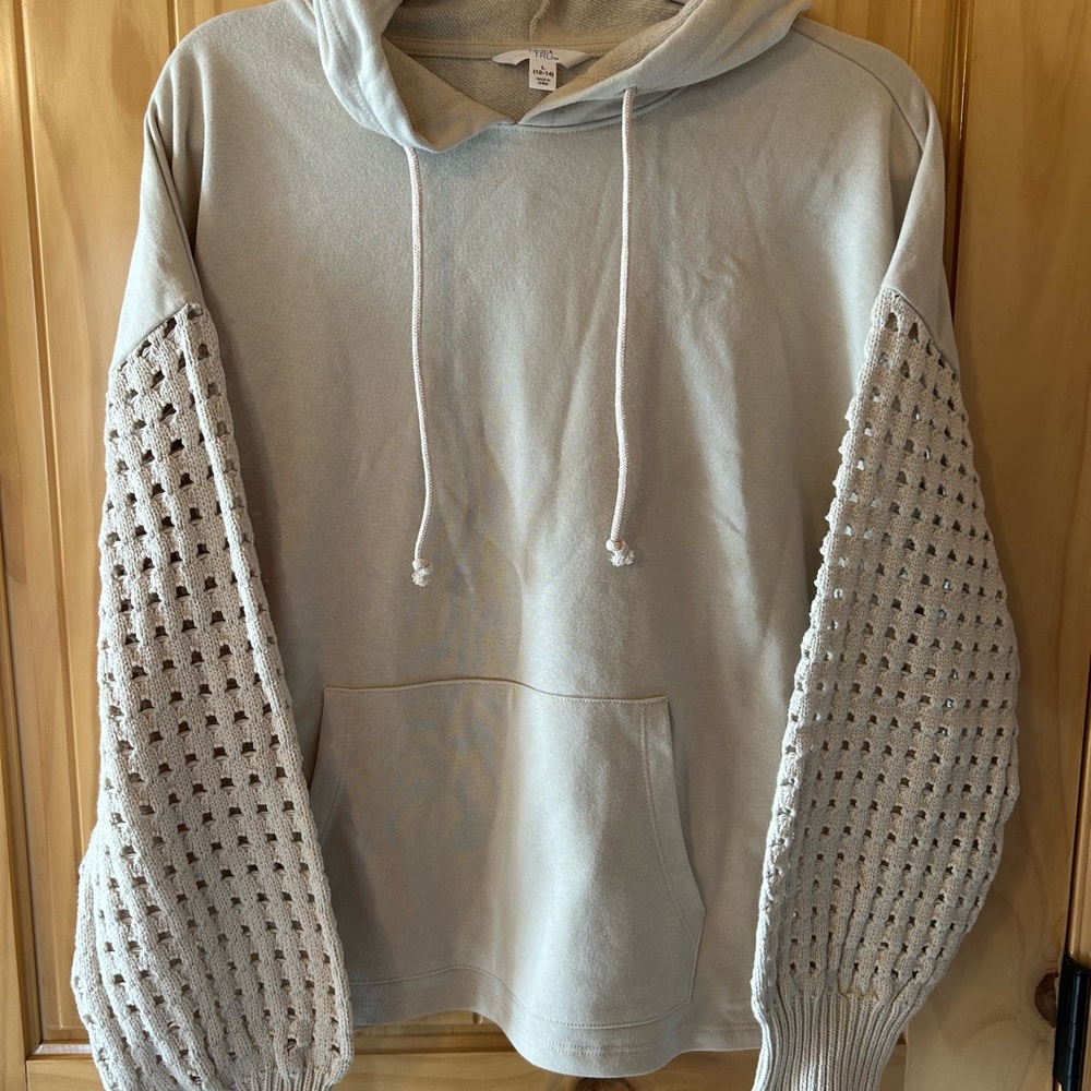 Time and Tru Light Gray Hoodie with Textured Sleeves